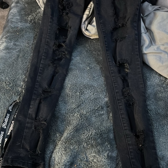 Gifted never wore them.
Tight ripped jeans. - Picture 2 of 3